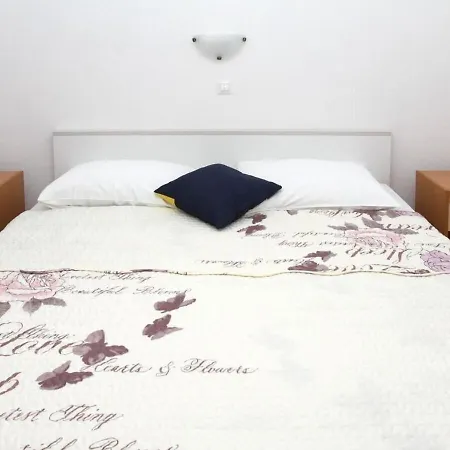 Mari Apartment *